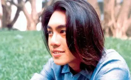 f4面和心不合除了工作基本不联系,男团组合都是聚是一起糊
