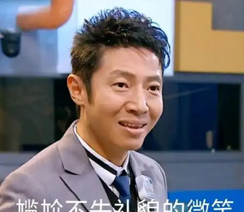 凡尔撒上线,十句八句不离北大,人设被吐槽却不知他这样做的目的
