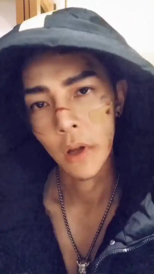 大东太有安全感了你保护世界我保护你,直接圈粉了
