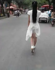 搞笑图片姑娘们出门的时候可长点心吧
