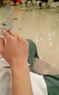 搞笑图片这是我今年的情人节礼物
