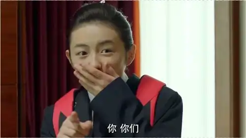 爆笑露馅合集女儿提前放学回家,爸妈来不及收拾,场面十分尴尬
