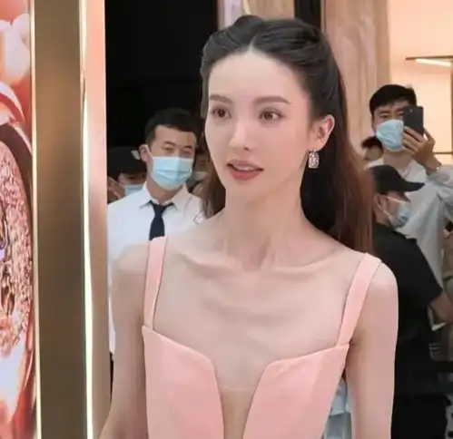 刘雯的失败,代表国人审美的觉醒,骨瘦嶙峋一点都不美
