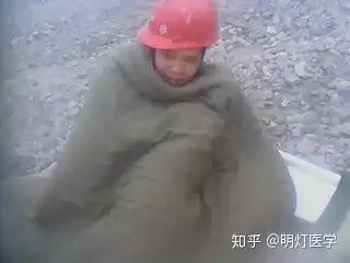 一个普通人的照片火了,他一定经历了很多
