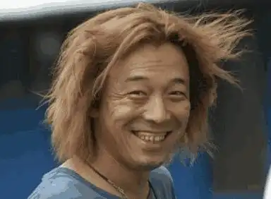 44岁黄渤老婆近照曝光,隐藏了整整22年,网友这才是夫妻相
