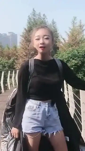 开心一刻美女到底热不热搞笑片段
