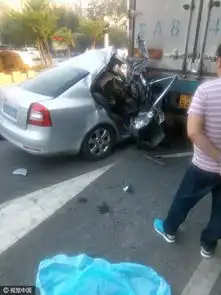 开学首日遭遇车祸孩子没事母亲重伤8691916
