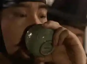 史上最雷人的穿帮镜头大集合,看了30年看不出来
