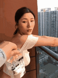 搞笑gif段子姑娘的嘴真大啊,什么事让你这么开心
