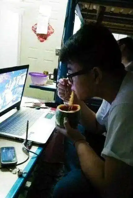 笑话只见王先生拿着刀指着李老板骂到最看不惯大清早打孩子的人搜狐搞笑搜狐网
