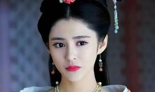 李心艾长胖后扮古装,效果让人惊艳,网友这都可以去演杨贵妃了
