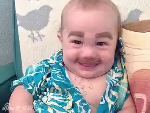 组图充话费送的萌宝被父母画粗眉秒变囧娃
