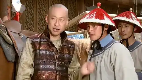 爆笑提督儿子被康熙打了,搬亲爹当救兵,谁料亲爹一到当场跪了
