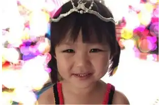 组图蔡少芬晒俩女儿近照不忘向老公表白
