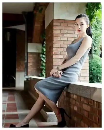 搞笑gif女朋友送我的大蛋糕,我真的好感动
