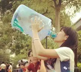 搞笑图片没有丑女人只有懒女人
