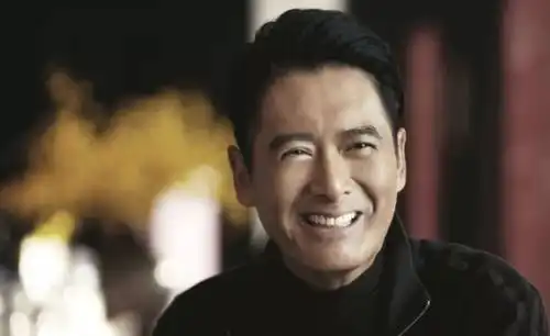 港娱里谢霆锋父亲谢贤只能排第四,第二第三是谁,大哥实属名归
