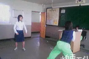 幽默搞笑段子集朕就坐在这,哈哈,尔等还不快来跪拜奉上供品

