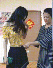 搞笑gif不是自己的女朋友,就下那么重的手
