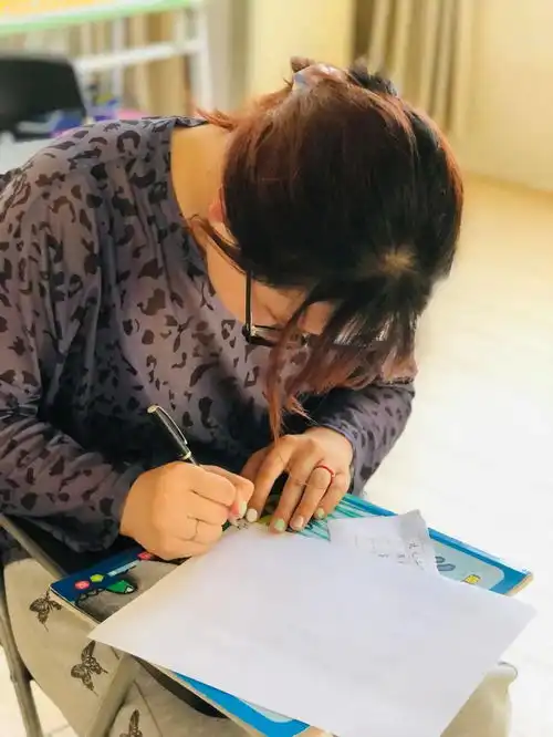 笔笔生智慧字字见光华楚门东方幼儿园教师钢笔字比赛
