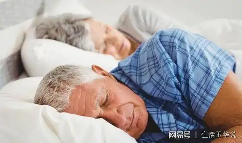 经常失眠不要怕,生活中多吃这3种粥,帮你缓解失眠,滋补大脑
