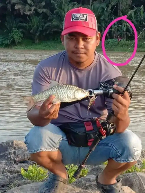 男子河边垂钓后失踪,最后照片现不明物体

