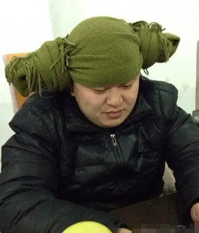 搞笑gif图片笑话段子老爸,这个班是文科班啊,我读理科班
