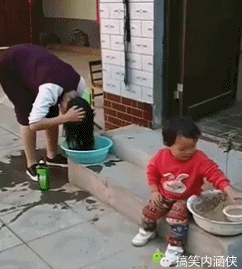 搞笑gif趣图单身久了,我居然对一个大老爷们动心了
