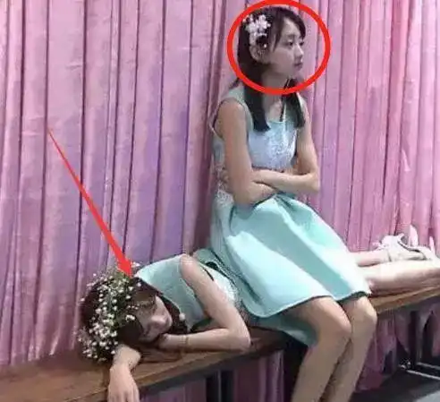 搞笑图片果然情人眼里出西施啊哥们蛮拼的
