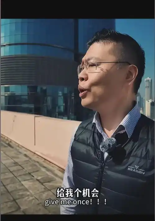 香港酒楼搞笑模仿无间道吸引客人消费,还原经典场景
