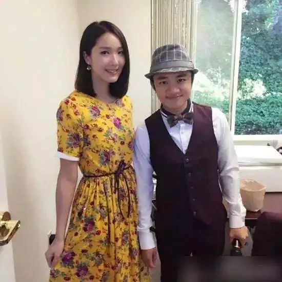 34岁李亚男正式升级为人母宣布有喜王祖蓝bb身高究竟像谁呢
