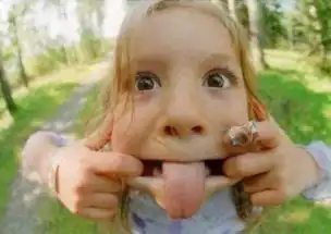 这个磨人的小侄女,小脑袋机灵的很啊
