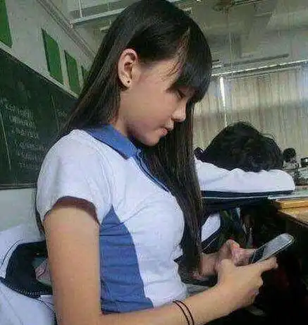 搞笑段子搞笑图片姑娘,你得注意点形象啊
