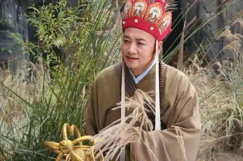 唐僧迟重瑞娶大11岁富婆,膝下无子女,结婚31年不喊老婆
