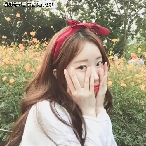 搞笑gif段子小姐姐,感觉你做一字马很轻松
