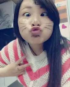 搞笑图片妹子这样真的不疼吗
