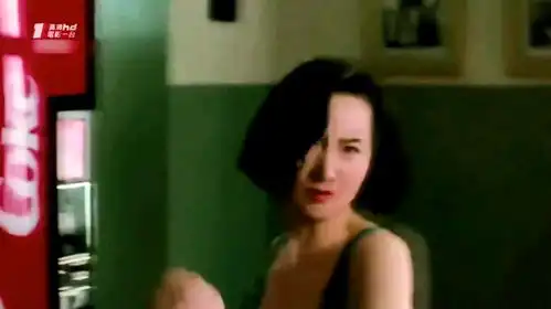 俩美女只顾着打架,忘了是穿裙子,这下尴尬了女人打架爆笑场面
