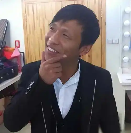 本山传媒又一演员再婚,网友突然发现小沈阳真的让人佩服
