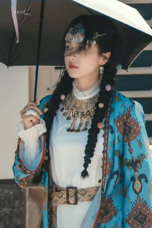 组图蔡徐坤奔跑吧被cue做新疆女婿baby白鹿赵露思比美
