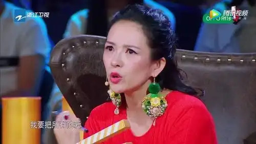 章子怡牵手小苹果探班汪峰,形同闺蜜,幸福的原生家庭也不过如此
