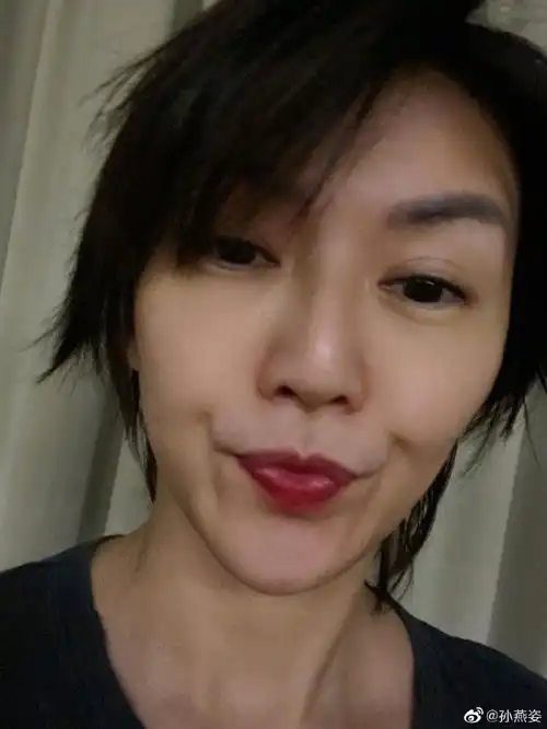 组图孙燕姿感慨时光飞逝晒怼脸自拍毫无偶像包袱
