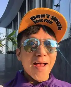 邓超晒搞怪九连拍称当屏保可以辟邪组图
