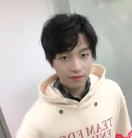 英雄联盟玩家开宝箱获得4款与厂长有关联的绝版皮肤

