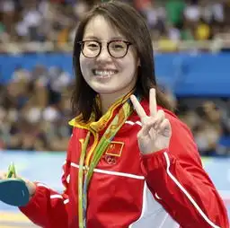 孙杨来太原啦小伙伴们约起来,一起去红灯笼看大白杨
