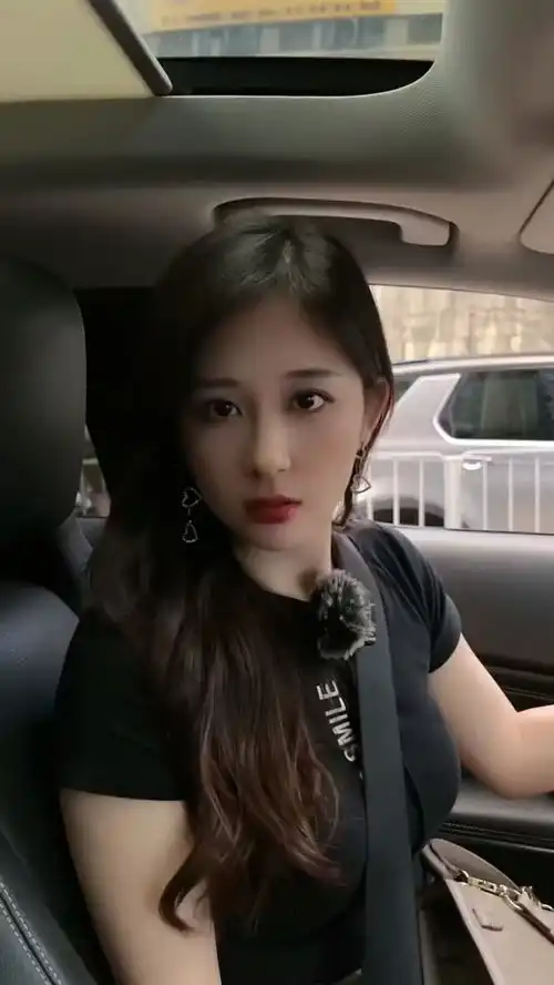 严重怀疑我姐的驾驶证是买来的搞笑

