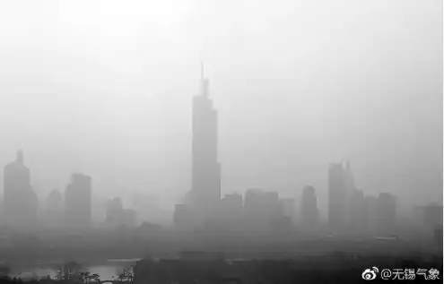 雾霾沙尘综合体暴击无锡今天的空气质量中度污染

