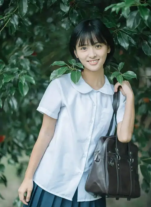 四季春秋,苍山泱水,都不及你冲我展眉一笑陈小希沈月

