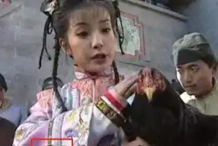 还珠格格中经典穿帮镜头,小燕子的耳环,而五阿哥的眼睛秒变
