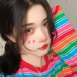 美女头像月亮照回湖心野鹤奔向闲云我步入你
