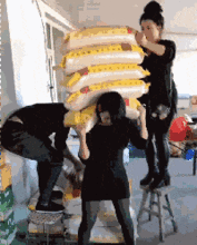 爆笑gif图当年如果是这老师,成绩先不说,学习兴趣一定是上去的

